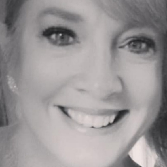 Meet your Posher, Beth - Picture 1 of 1